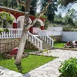 Merlyn Rooms Into The Nature, 100M From The Beach